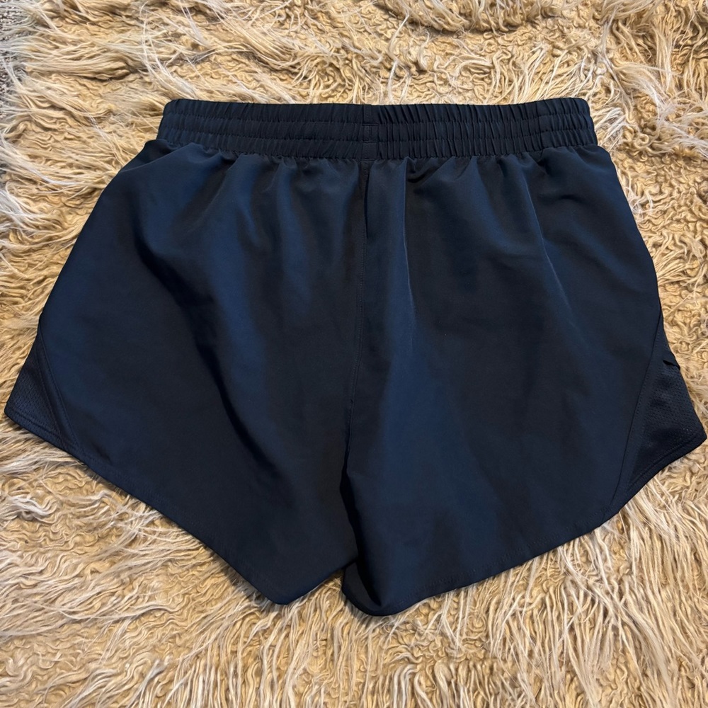 *Under Armour Women's Black Comfortable Athletic Workout Shorts Size X-Small - Picture 6 of 6